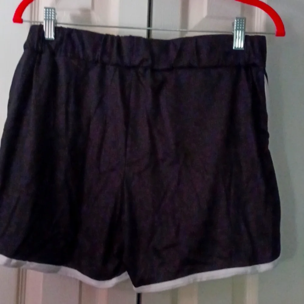 *NWT* Taylor Swift 90s  The Eras Tour Cropped Tee  & Shorts Set Sz Large - Picture 5 of 5